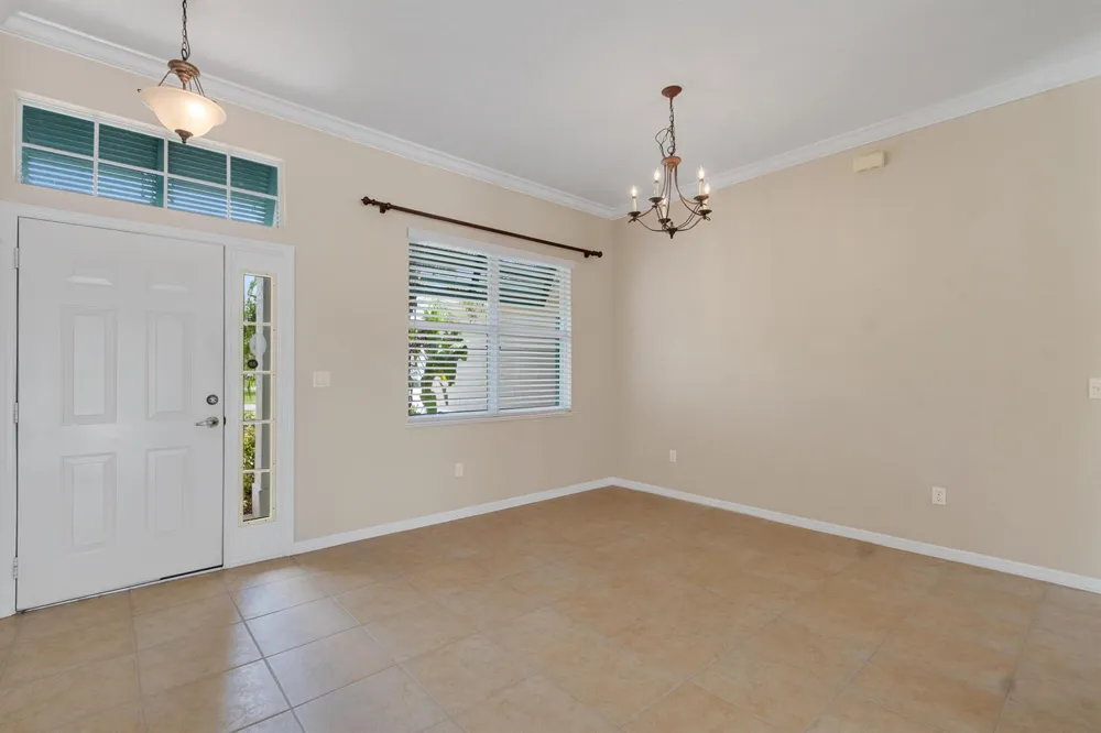 1025 SOUTHLAKES WAY SW Vero Beach, FL 32968