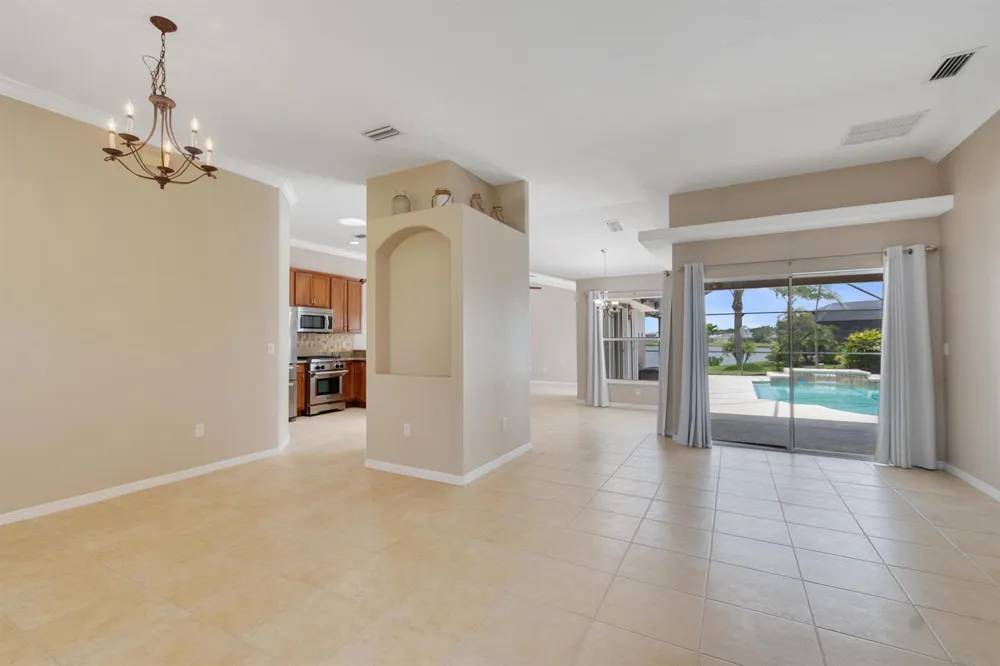 1025 SOUTHLAKES WAY SW Vero Beach, FL 32968