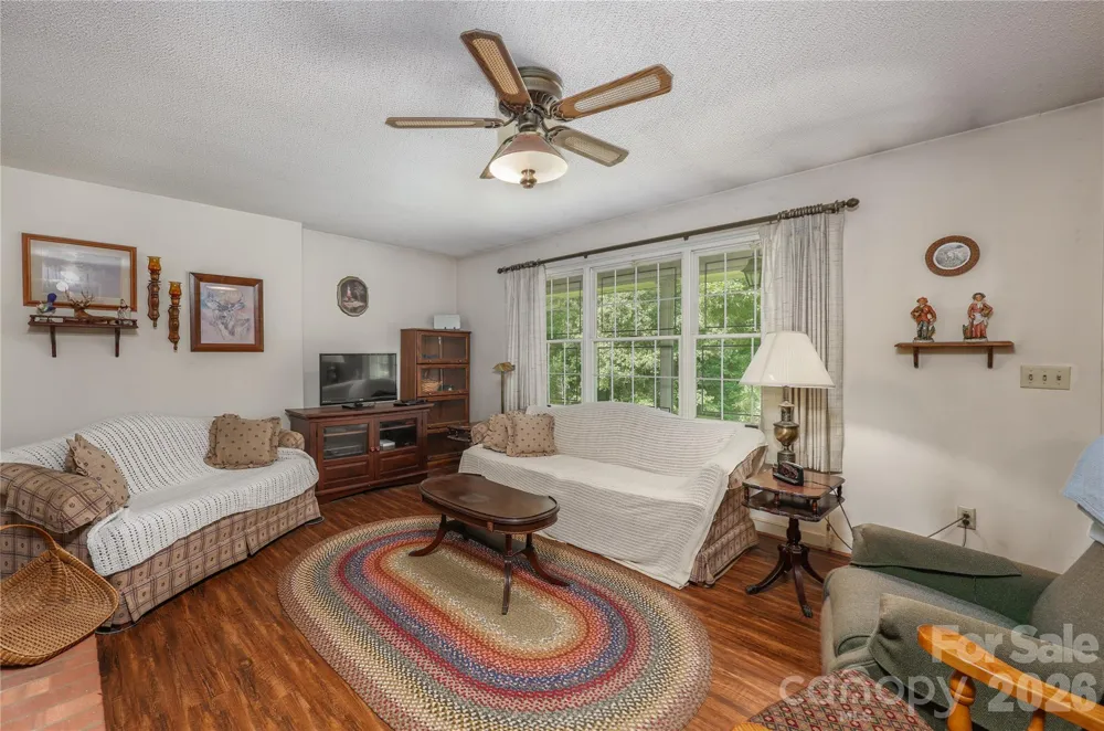 4988 Amick Lane Liberty, NC 27298