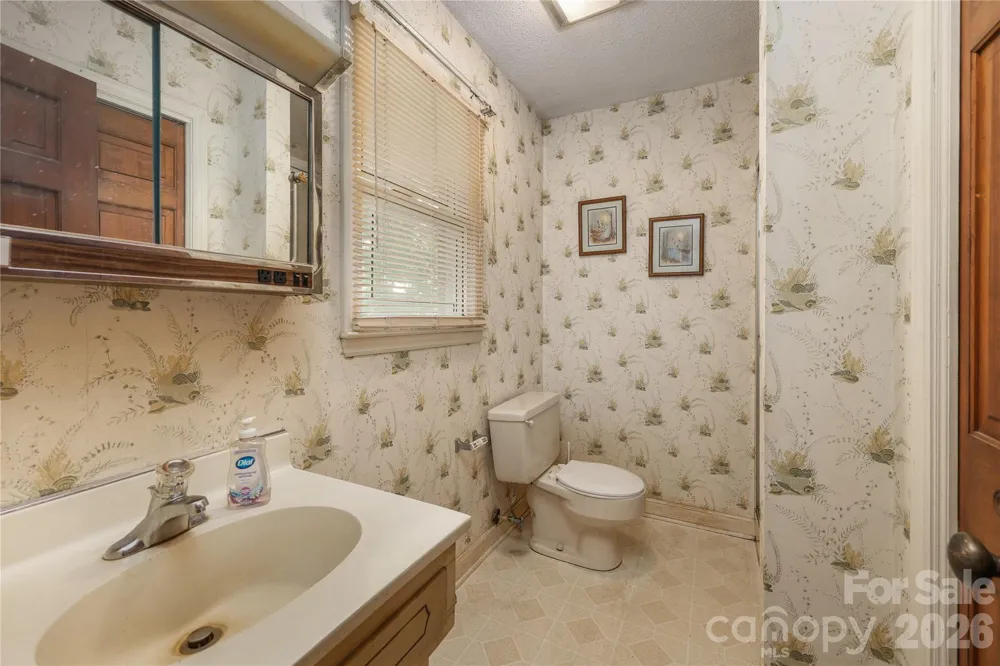 4988 Amick Lane Liberty, NC 27298