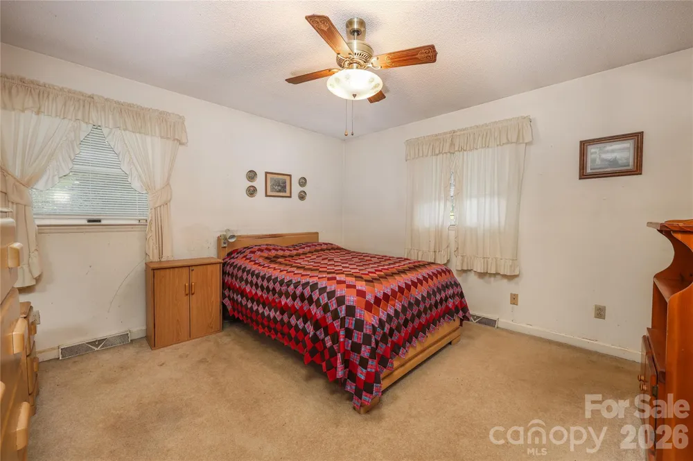 4988 Amick Lane Liberty, NC 27298