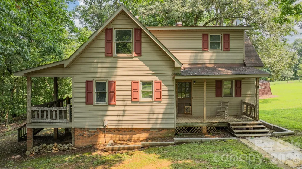 4988 Amick Lane Liberty, NC 27298