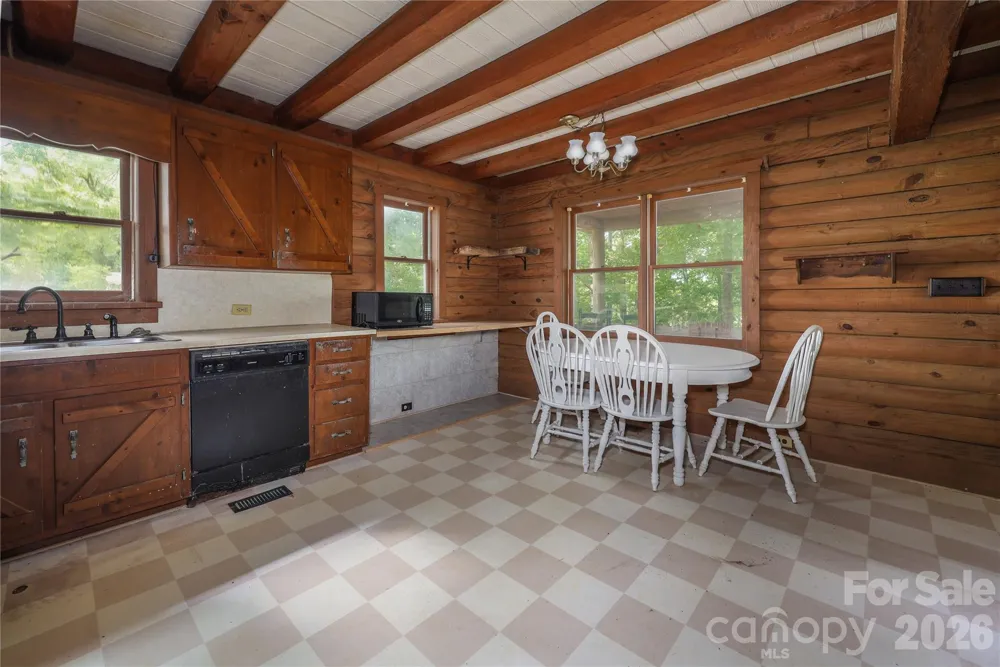 4988 Amick Lane Liberty, NC 27298