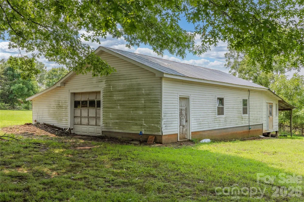 4988 Amick Lane Liberty, NC 27298