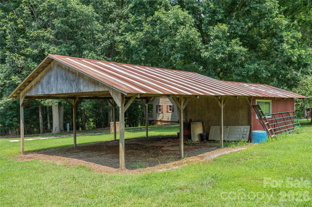 4988 Amick Lane Liberty, NC 27298