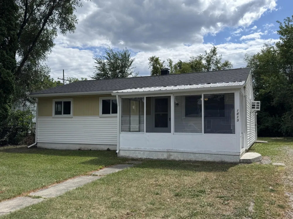 1613 Harvest Lane Ypsilanti, MI 48198