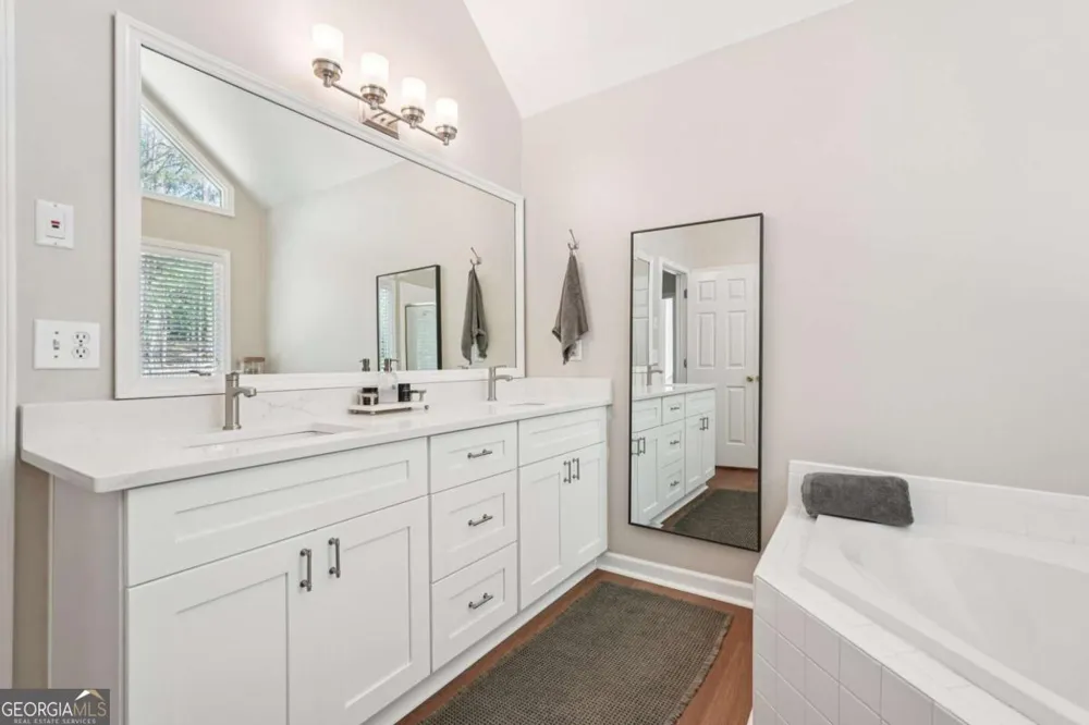 605 Silverberry LN Sugar Hill, GA 30518
