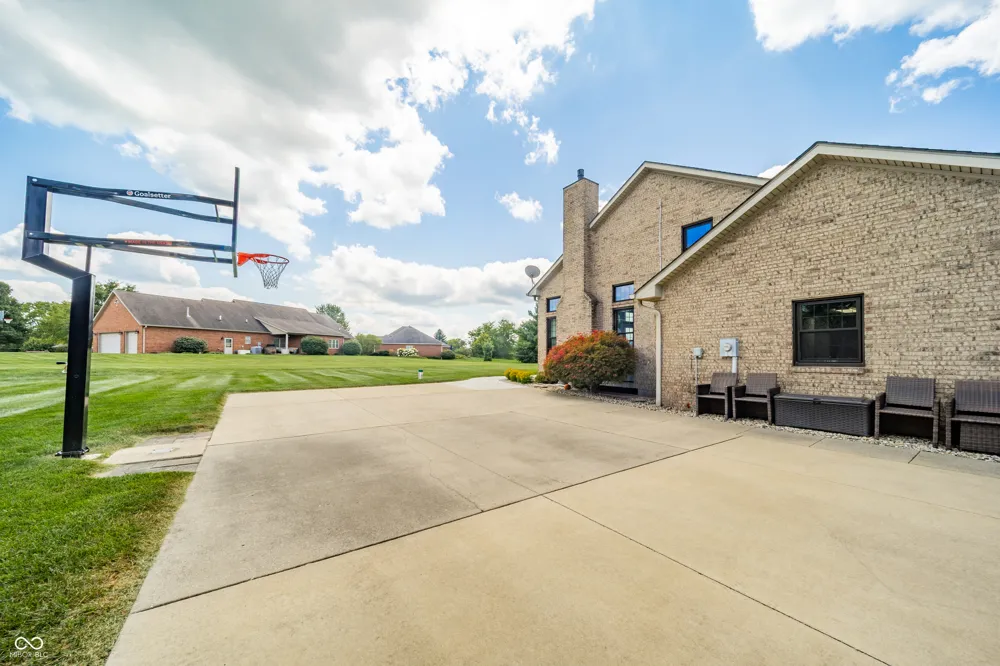 6302 Woodchuck Drive Pendleton, IN 46064