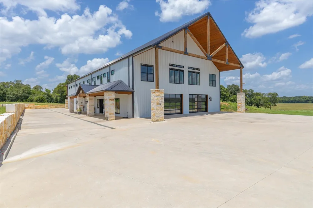 1221 Rock Creek Drive Willis, TX 77378
