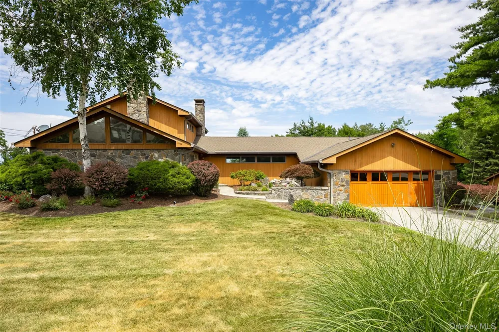 11 Potters Lane Lagrangeville, NY 12540