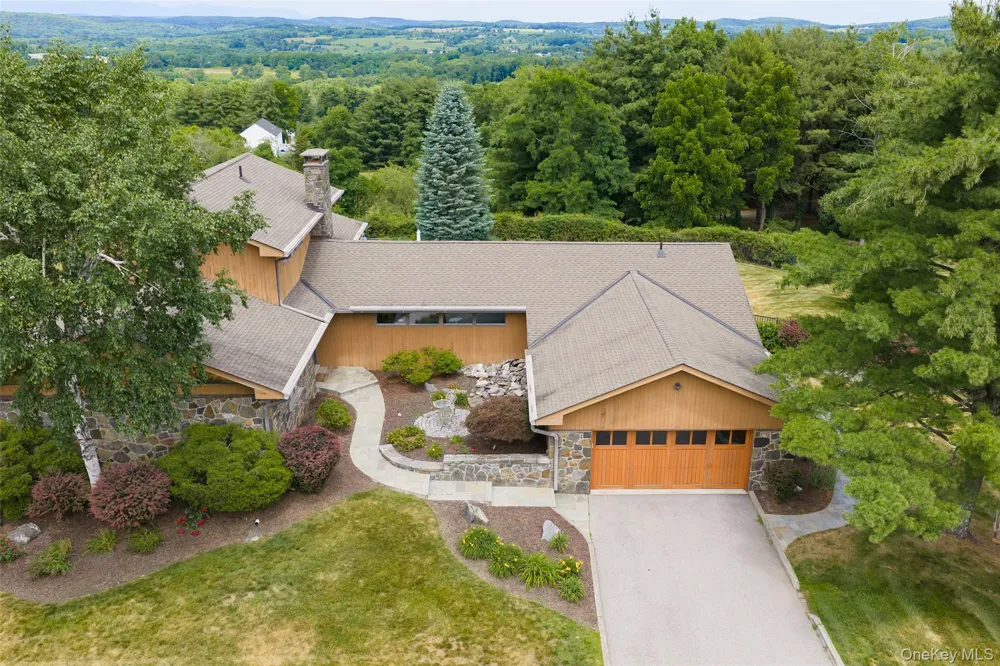 11 Potters Lane Lagrangeville, NY 12540