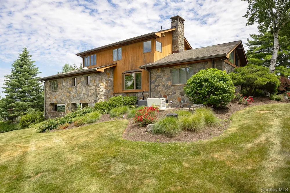11 Potters Lane Lagrangeville, NY 12540