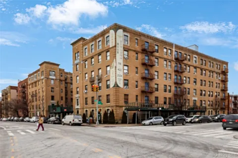 14809 Northern Boulevard #5J