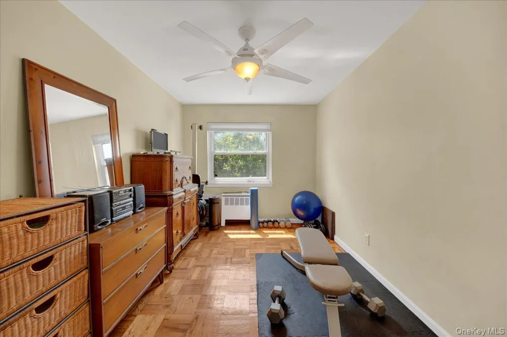 3015 Waterbury Avenue Bronx, NY 10461