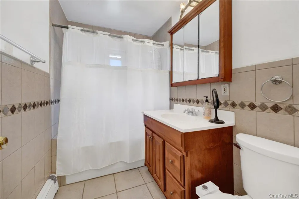 3015 Waterbury Avenue Bronx, NY 10461