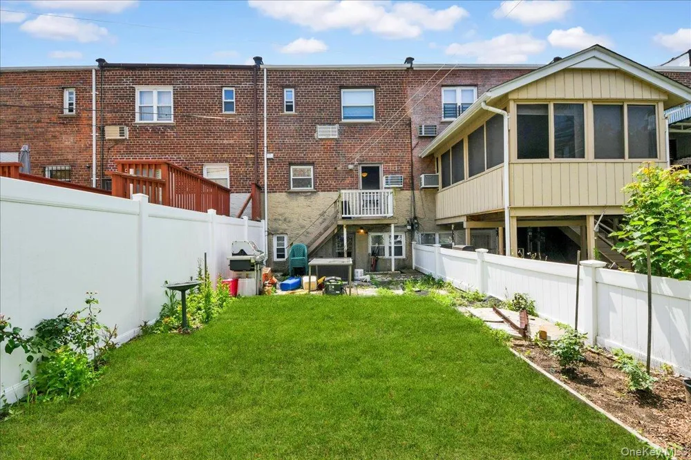 3015 Waterbury Avenue Bronx, NY 10461