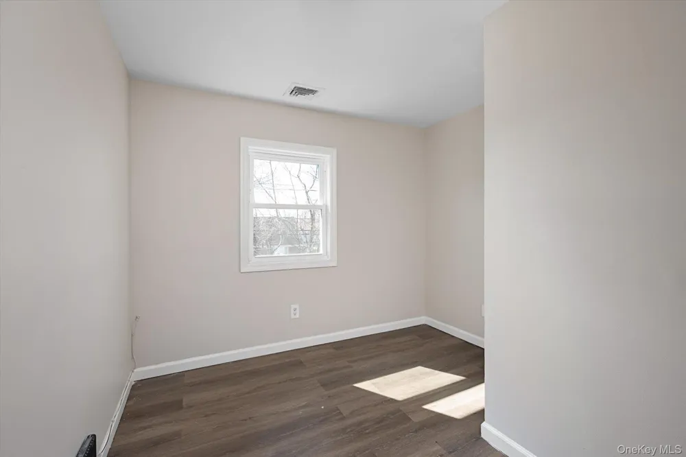 8 E 14th Street Huntington Station, NY 11746