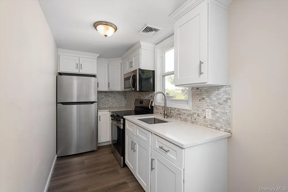 8 E 14th Street Huntington Station, NY 11746