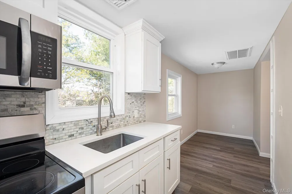8 E 14th Street Huntington Station, NY 11746