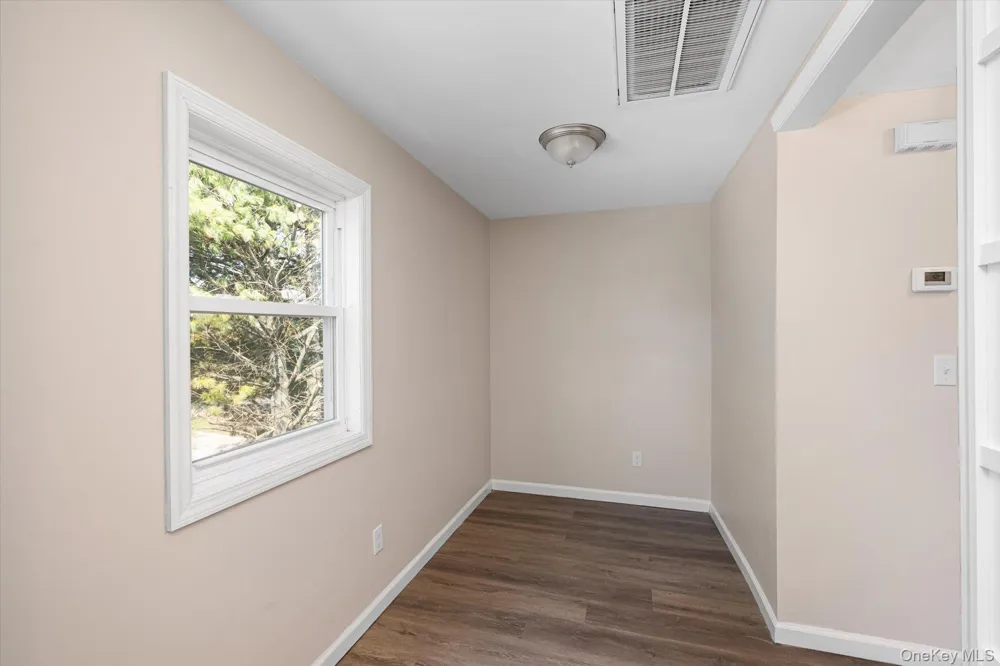 8 E 14th Street Huntington Station, NY 11746