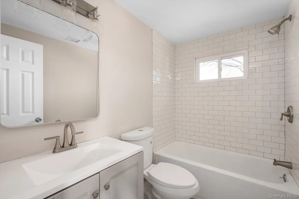 8 E 14th Street Huntington Station, NY 11746