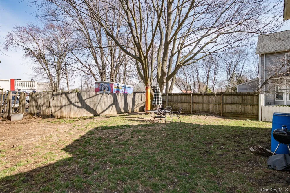 8 E 14th Street Huntington Station, NY 11746