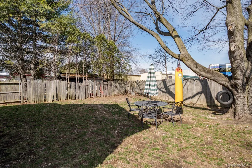 8 E 14th Street Huntington Station, NY 11746