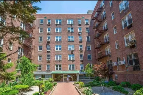 4343 Kissena Boulevard #502