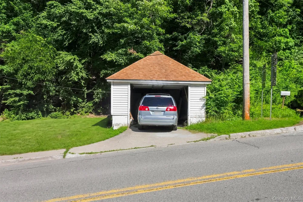 212 Center Street Ellenville, NY 12428