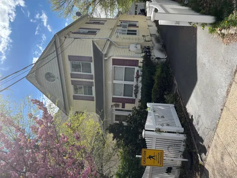 40 South Bayles Avenue #Upper