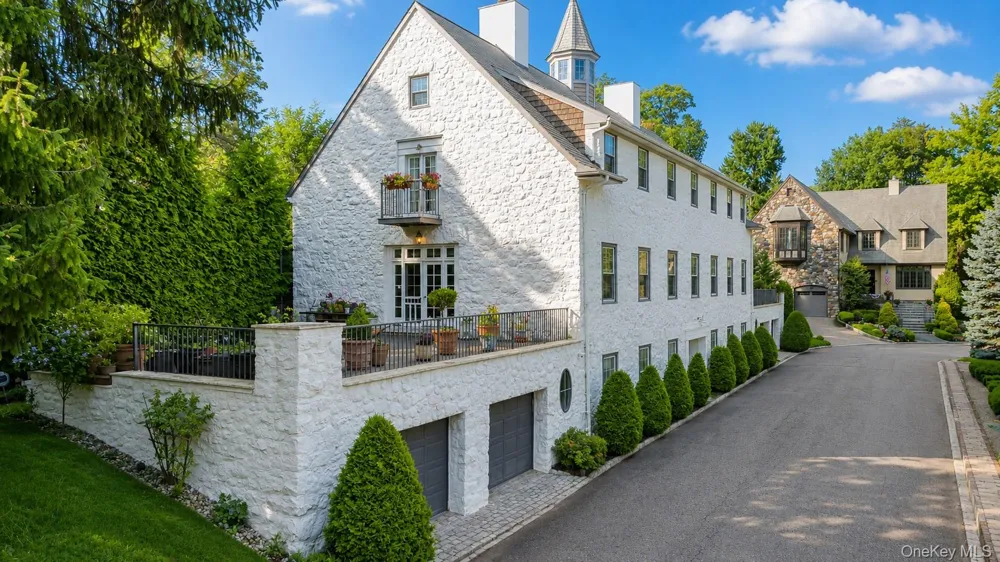 79 Flagg Court Staten Island, NY 10304