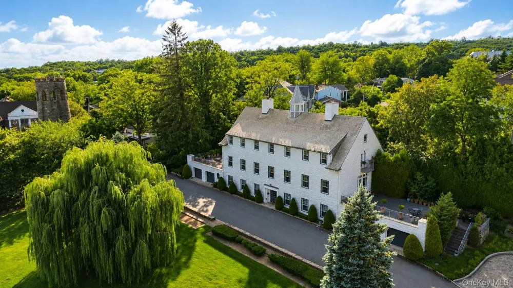 79 Flagg Court Staten Island, NY 10304