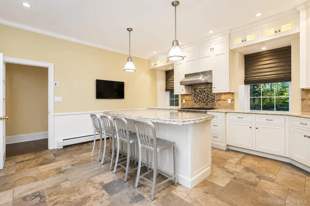 79 Flagg Court Staten Island, NY 10304