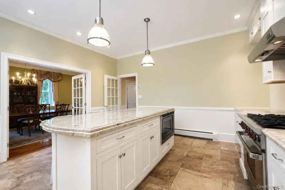 79 Flagg Court Staten Island, NY 10304
