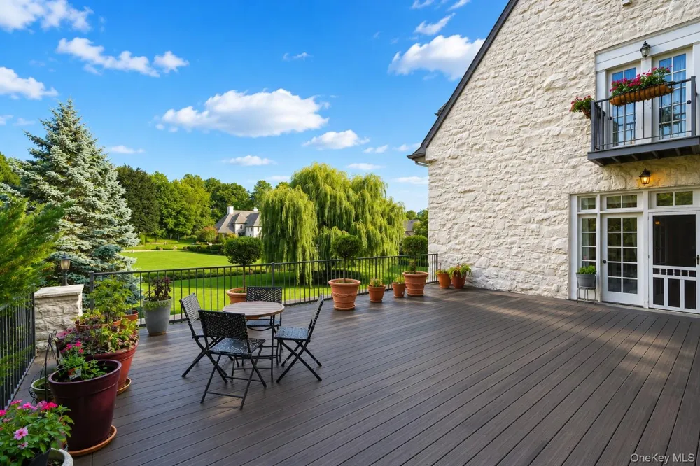 79 Flagg Court Staten Island, NY 10304