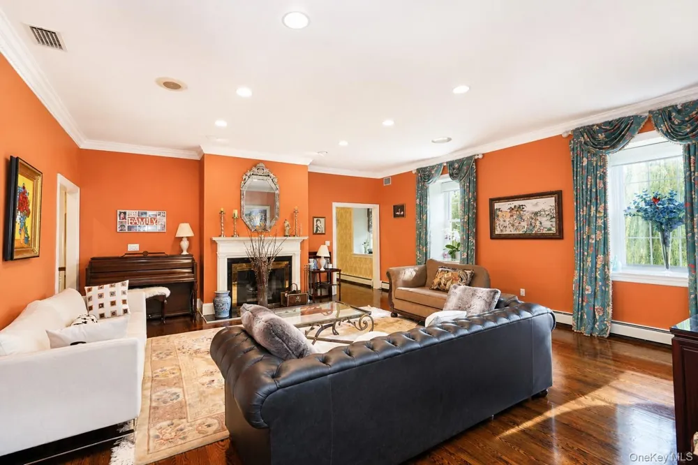 79 Flagg Court Staten Island, NY 10304