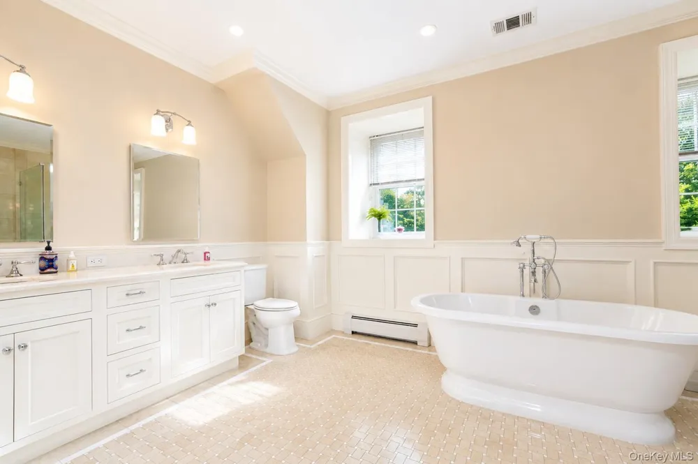 79 Flagg Court Staten Island, NY 10304