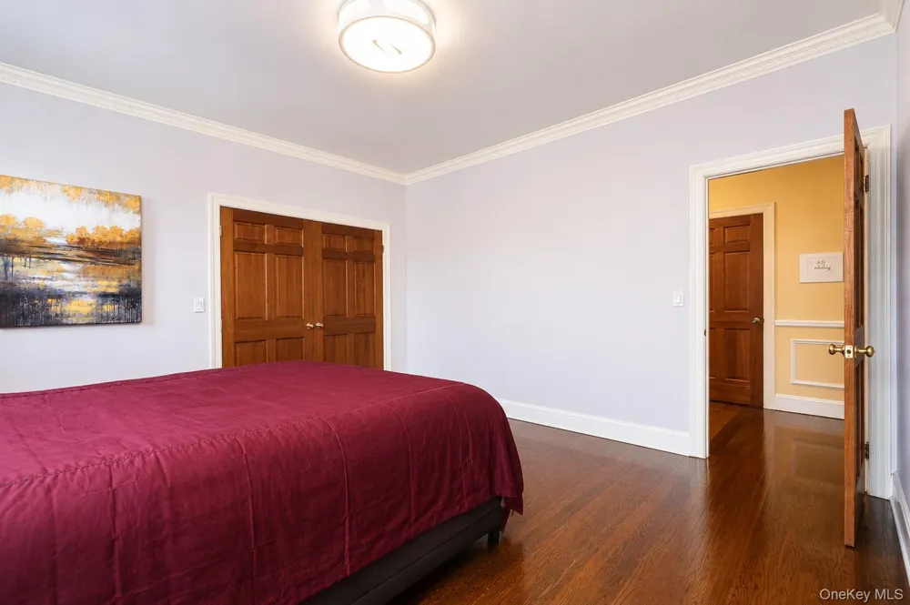 79 Flagg Court Staten Island, NY 10304