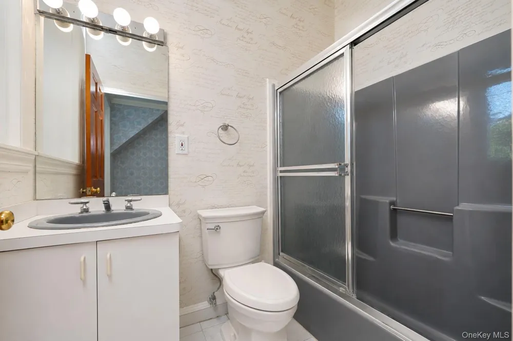 79 Flagg Court Staten Island, NY 10304