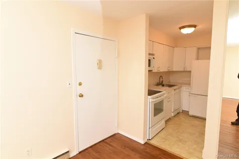 260 West Street #B4
