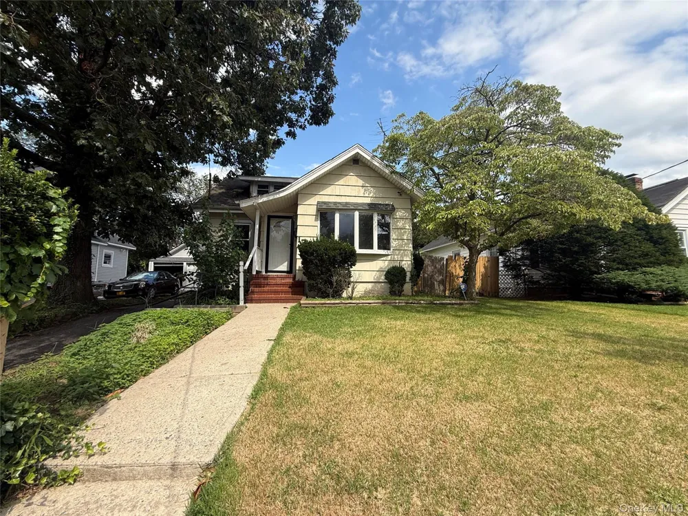 175 S Brookside Avenue Freeport, NY 11520