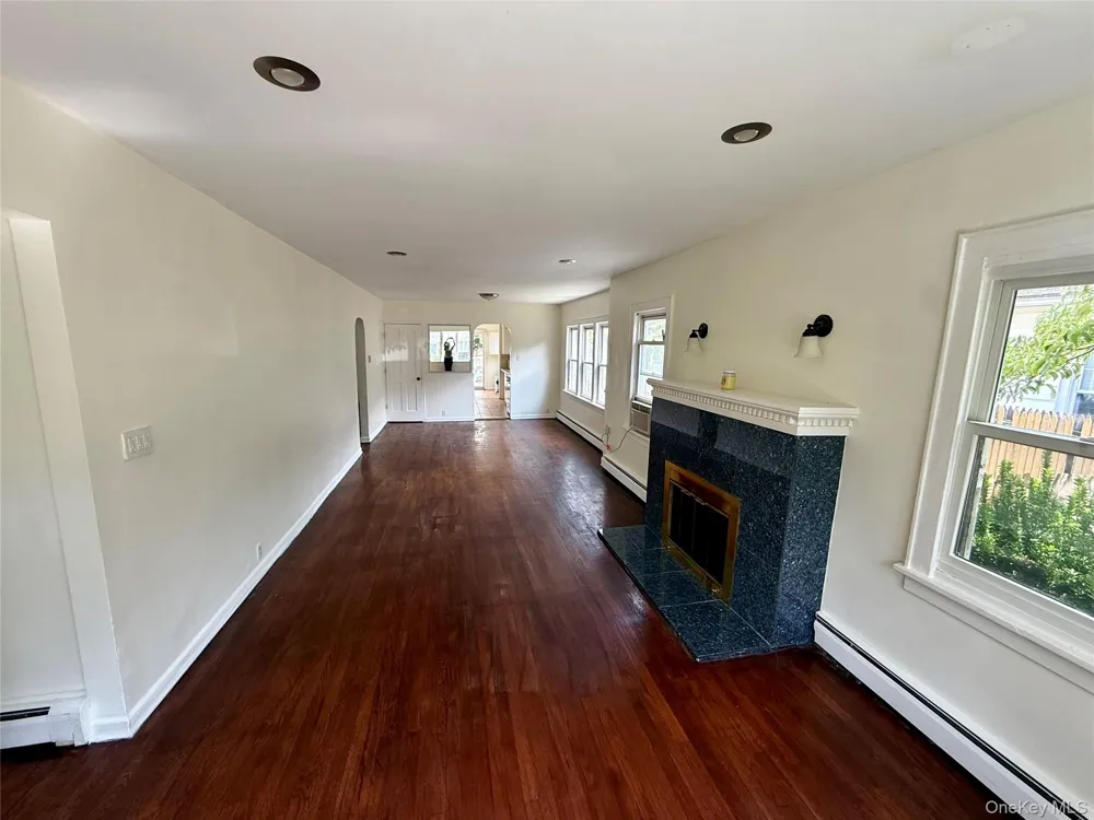 175 S Brookside Avenue Freeport, NY 11520