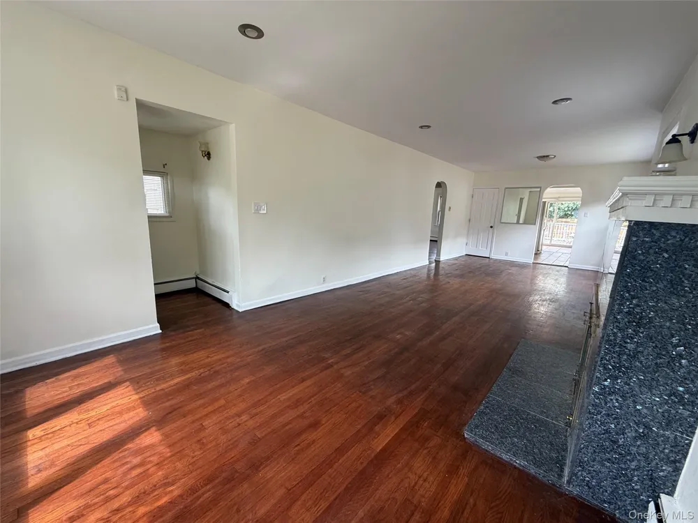 175 S Brookside Avenue Freeport, NY 11520