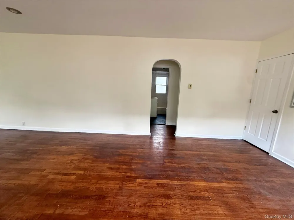 175 S Brookside Avenue Freeport, NY 11520