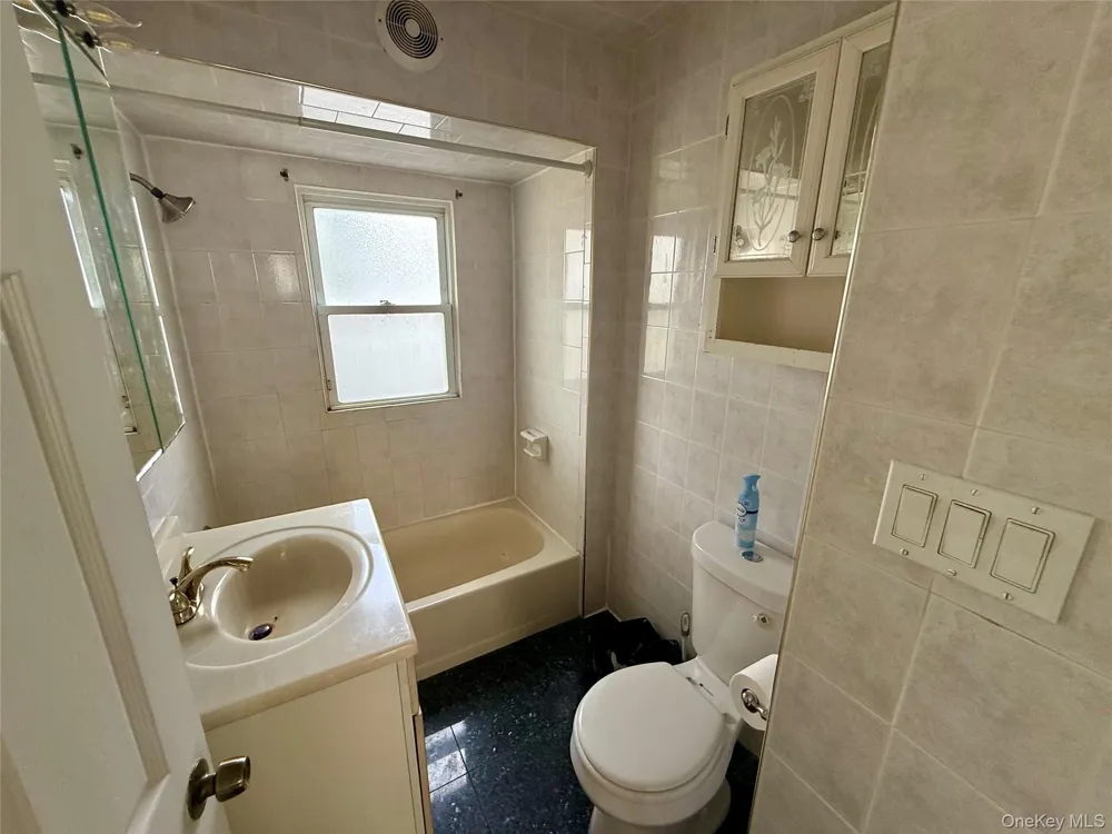 175 S Brookside Avenue Freeport, NY 11520
