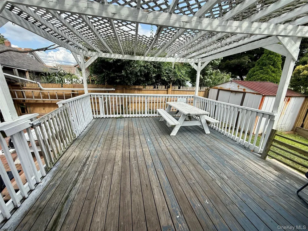 175 S Brookside Avenue Freeport, NY 11520
