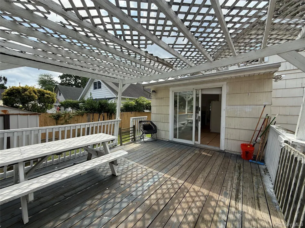 175 S Brookside Avenue Freeport, NY 11520