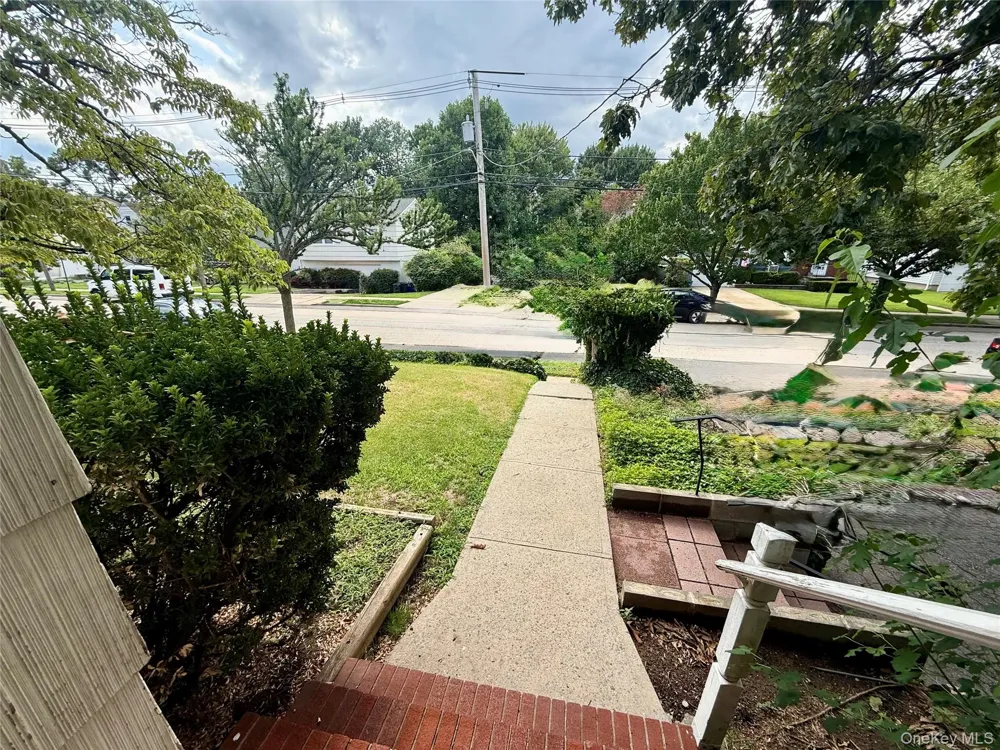 175 S Brookside Avenue Freeport, NY 11520