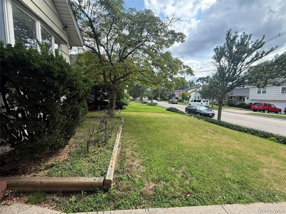 175 S Brookside Avenue Freeport, NY 11520