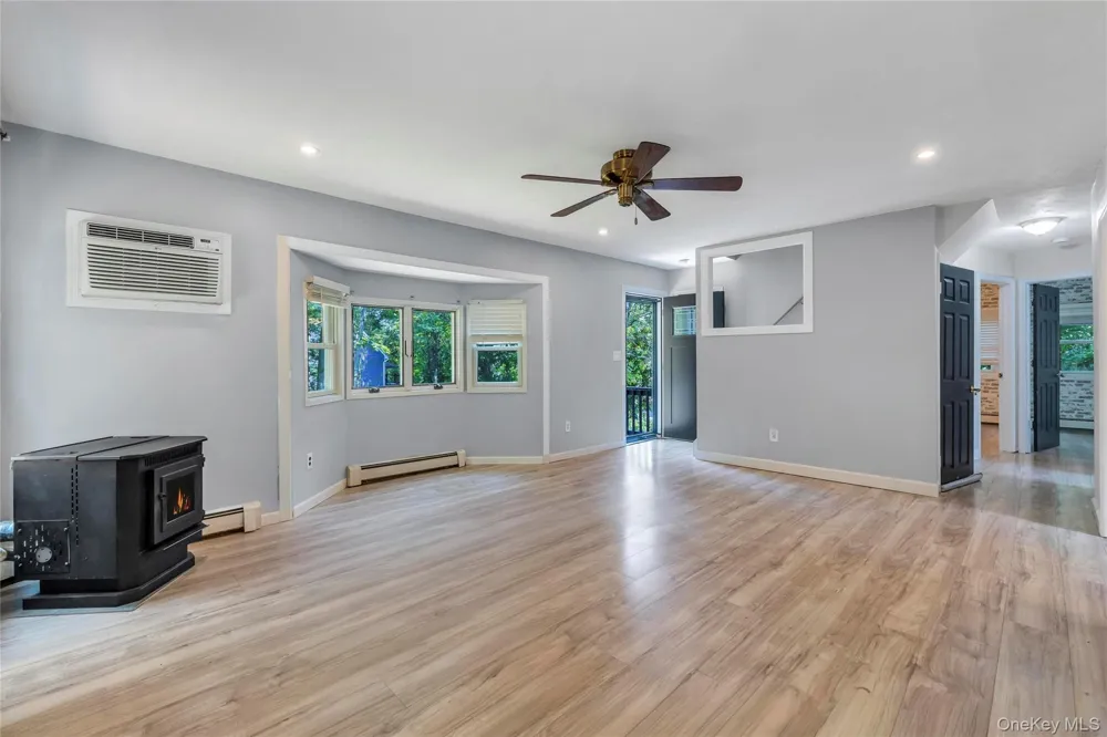 14 Seaside Avenue Sound Beach, NY 11789